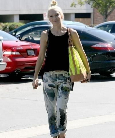 Gwen Stefani Without Makeup Still Looks Hella Good! What About Her Hairstyle Then?