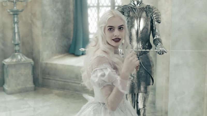Alice in Wonderland - Anne Hathaway