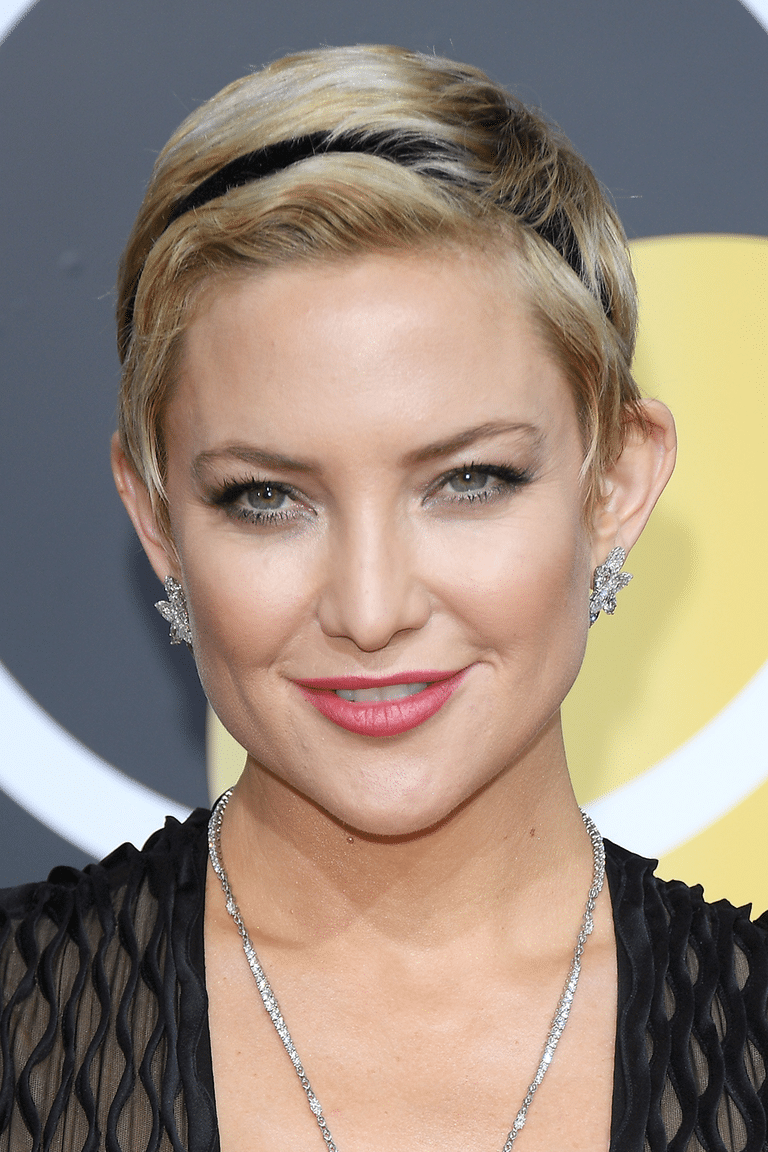 If you want to make a statement, go for a pixie cut! One thing you have to remember is that never let go of your childhood headbands. Why? Because someone said that hair accessories will always come back in style. Today, let’s take a tip from Kate Hudson and pair your polished pixie cut with a dainty headband.