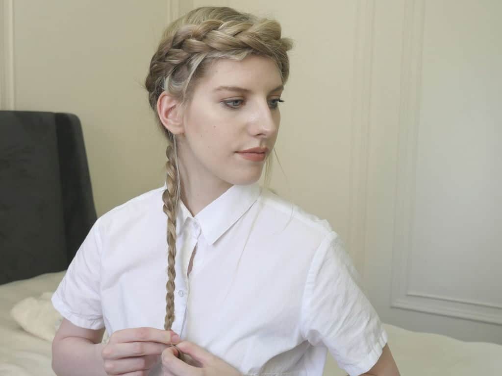 Up to this stage, continue a standard crossing-under braid until you run out of hair, then use a small elastic to secure the braid.