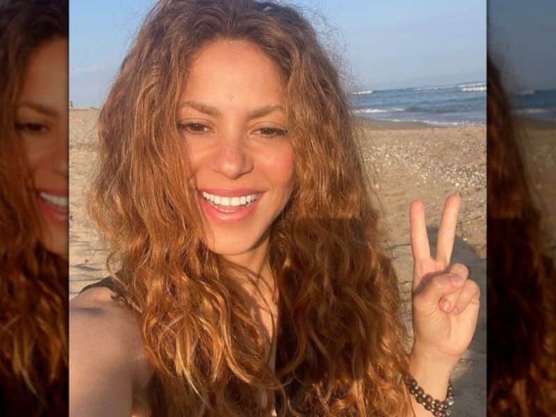 Shakira no makeup on the beach 
