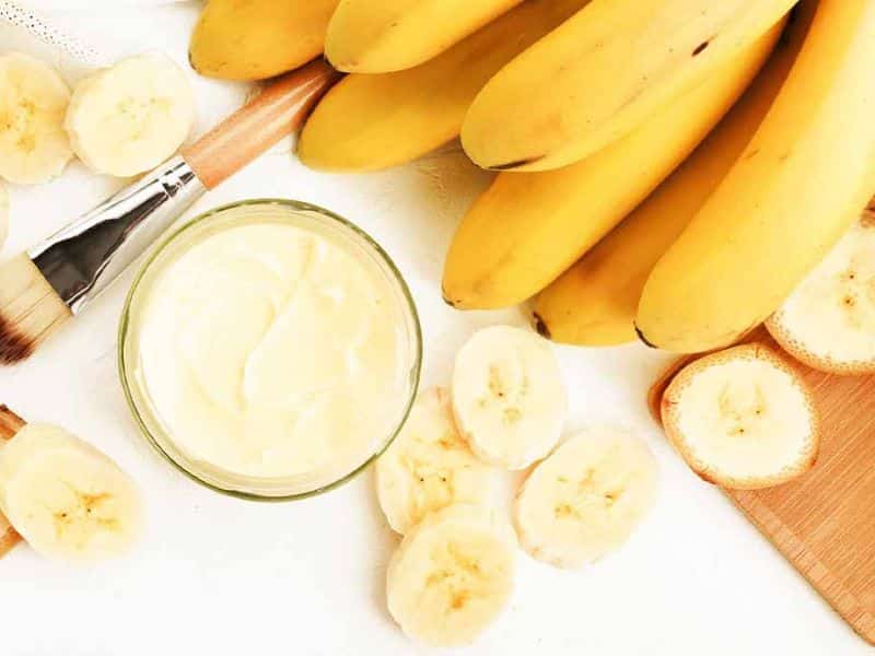 Banana and yogurt for hair mask